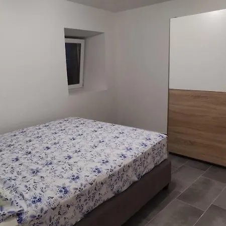 Apartmaji Podpec 公寓 *